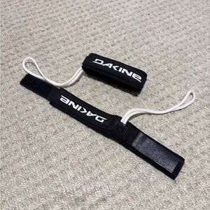 Dakine Black fin leashes
